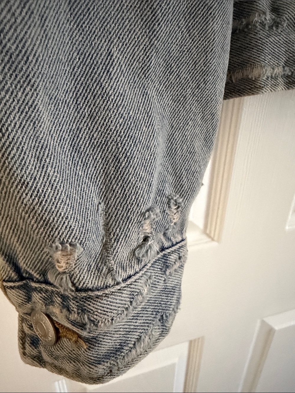 wild fable Washed Light Blue Distressed Denim Jacket - size Medium !!BRAND NEW!! - Picture 3 of 11